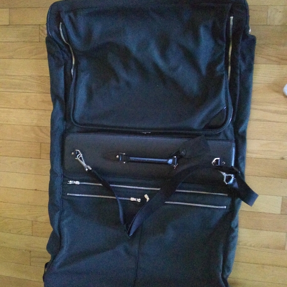 Men's Louis Vuitton overnight bag and garment bag - Picture 14 of 14